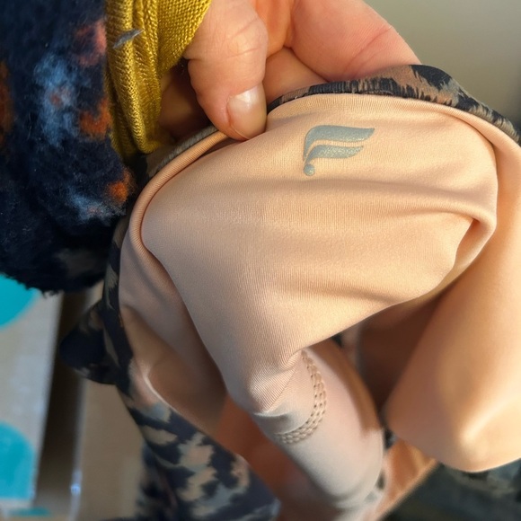 Fabletics Cheetah Print Harlow Reversible Sports Bra - Picture 4 of 4